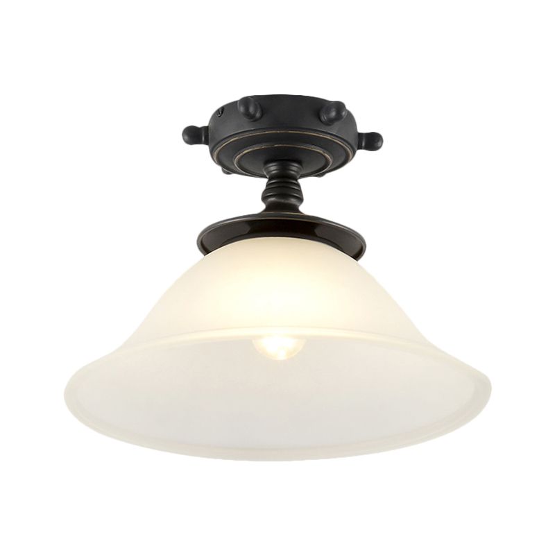 Bell Semi Flush Mount Mittelmeer Opalinglas 1 hellschwarz in der Nähe der Deckenbeleuchtung