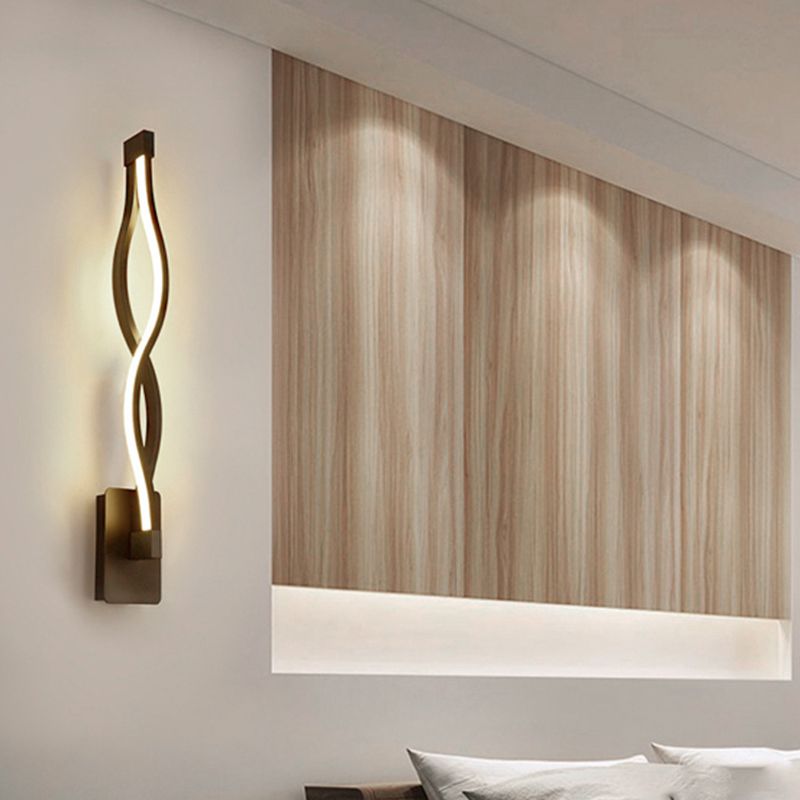 Amplia de pared lineal de LED negro en la lámpara de pared de hierro forjado de estilo conciso moderno con sombra de silicona