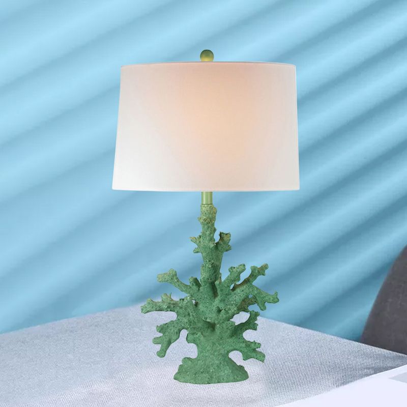 Éclairage de table verte / rouge en résine Corail 1 Bulbe Countryside Night Stand Lampe avec tambour de tambour