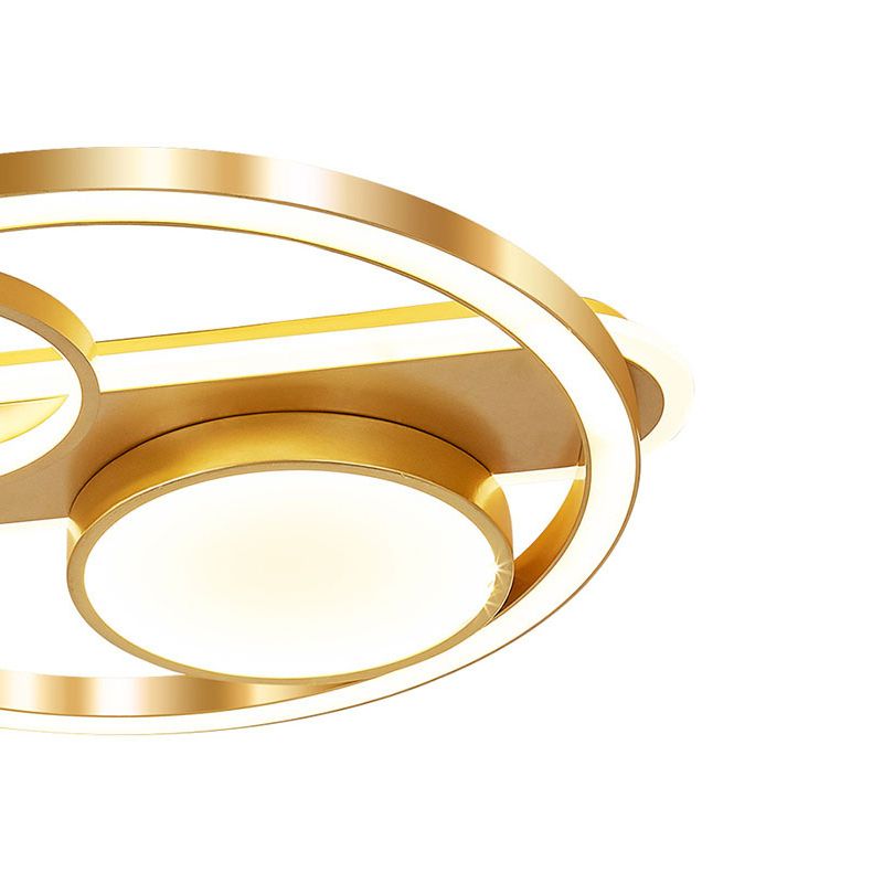 18"/23.5" W Gold Round Ceiling Light Nordic LED Acrylic Flush Mount Lamp in Warm/White Light for Living Room