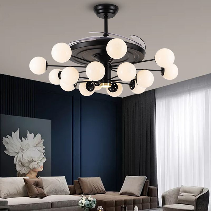 Kugelhaltige Lüfterleuchte minimalistische Cremeglas Black Semi Flush Mount mit 4 Klingen und Fernbedienung