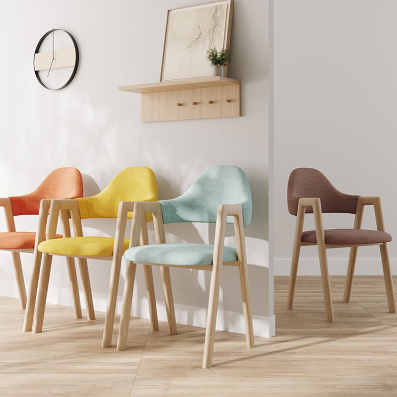 Sillas de comedor modernas Sillón tapizado con respaldo abierto con patas de metal