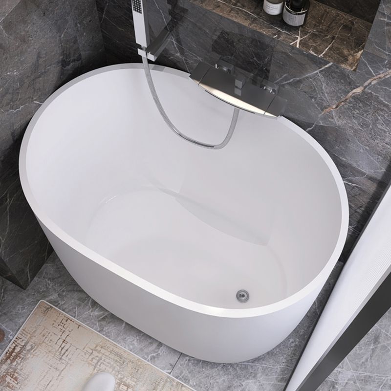 Modern Style Freestanding Bath Tub Acrylic Oval Bathtub in White