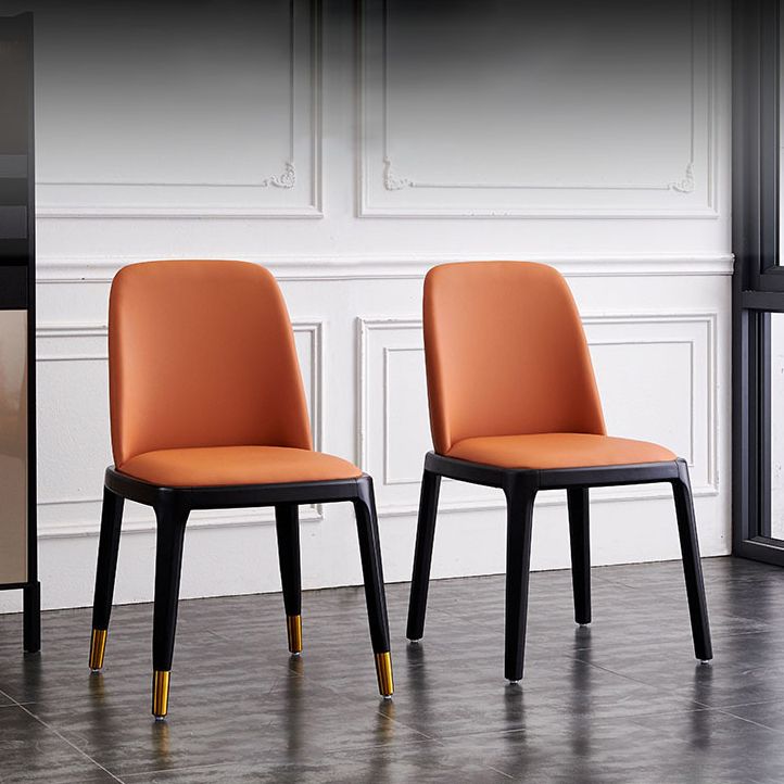 Chaise d'appoint scandinave en cuir et bois d'hévéa Chaise de salle à manger Parsons au fini mat (Ensemble de 2)