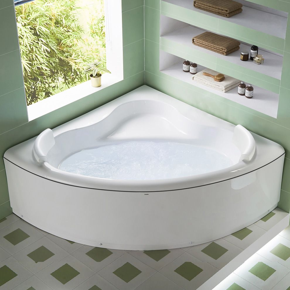 Modern Corner Bathtub Acrylic Soaking Back to Wall Center-Back Bath