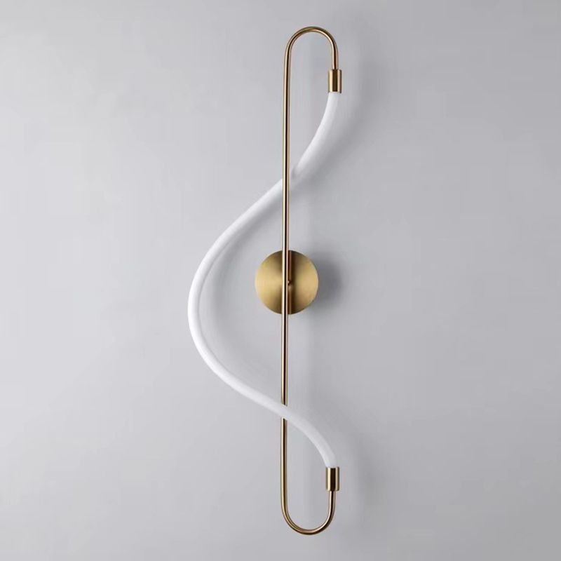 Linear Shape Metal Wall Light Modern Style 1-Light Wall Mount Lighting in Gold