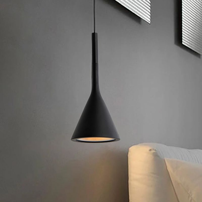Bar de cuisine en forme d'entonnoir Pendant le pendentif en aluminium 1 ampoule Nordic Style suspendue plafond plafond en rouge / blanc / noir