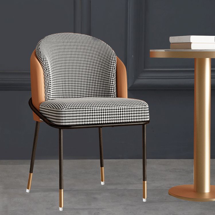 Silla de comedor de metal Glam, silla sin brazos lateral de comedor tapizada para uso en restaurantes