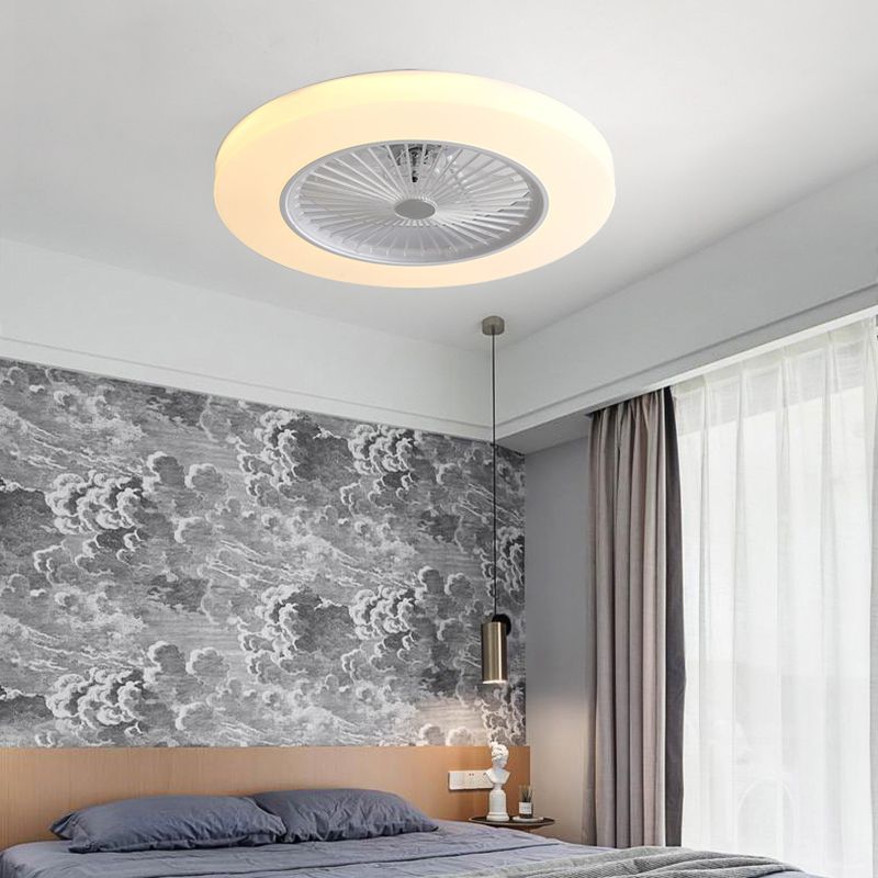 Gerade geschnittene runde Lüfterlampe Einfachheit Acryl-Esszimmer LED Semi Flush Light
