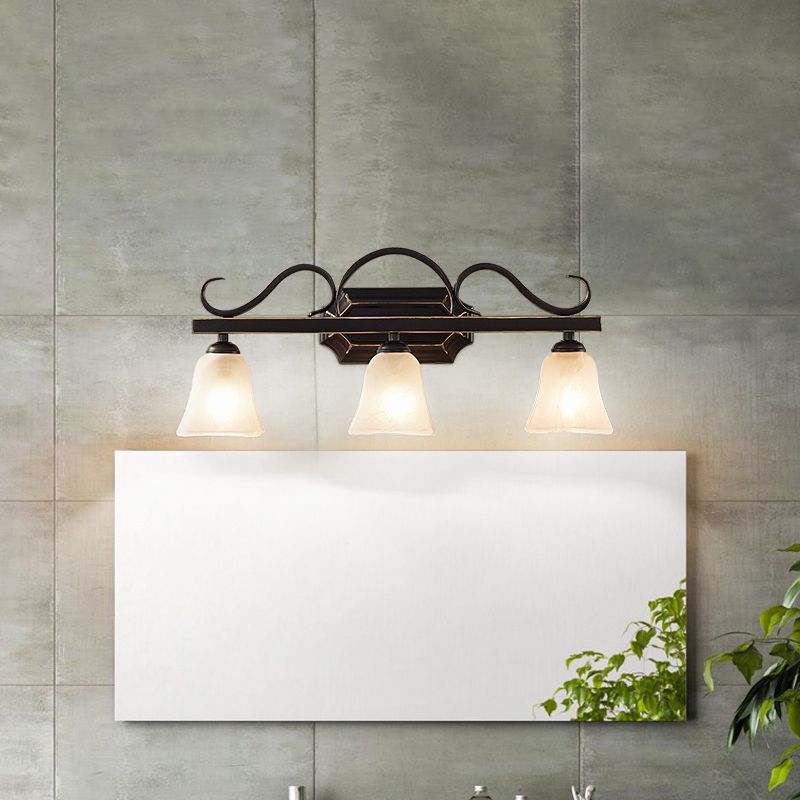 Traditionelle glockenförmige Leuchtenleuchte Glaswandmontage in Schwarz montiert