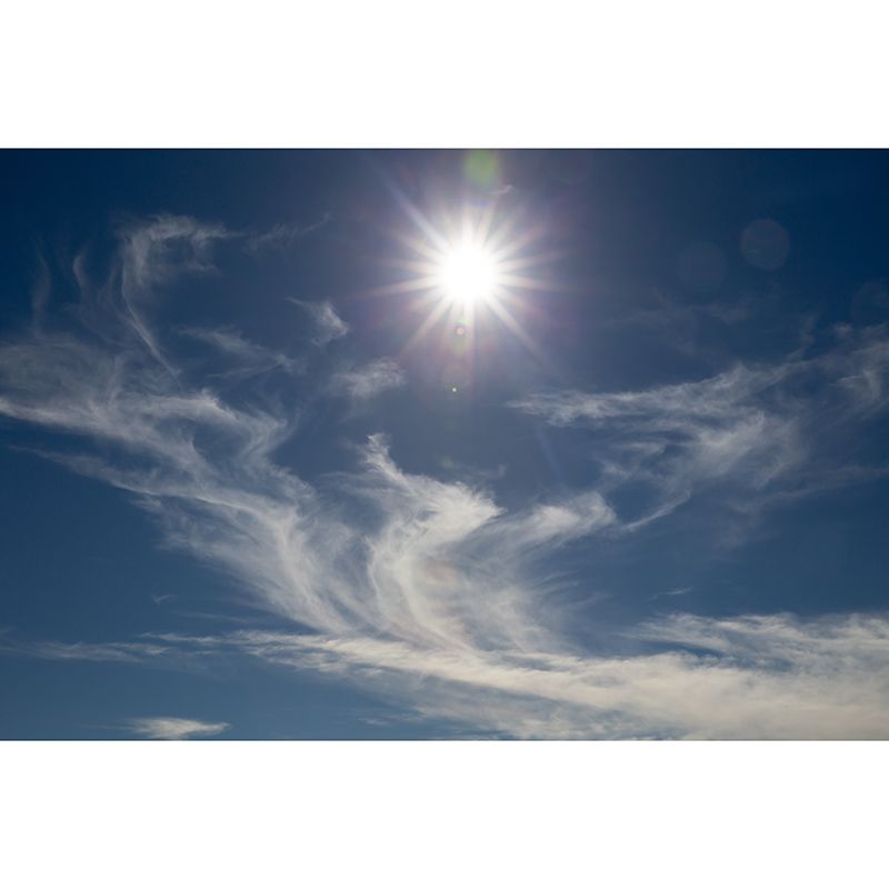 Clear Sky Blue Mural Wallpaper Moisture Resistant Wall Art for Guest Room Decor