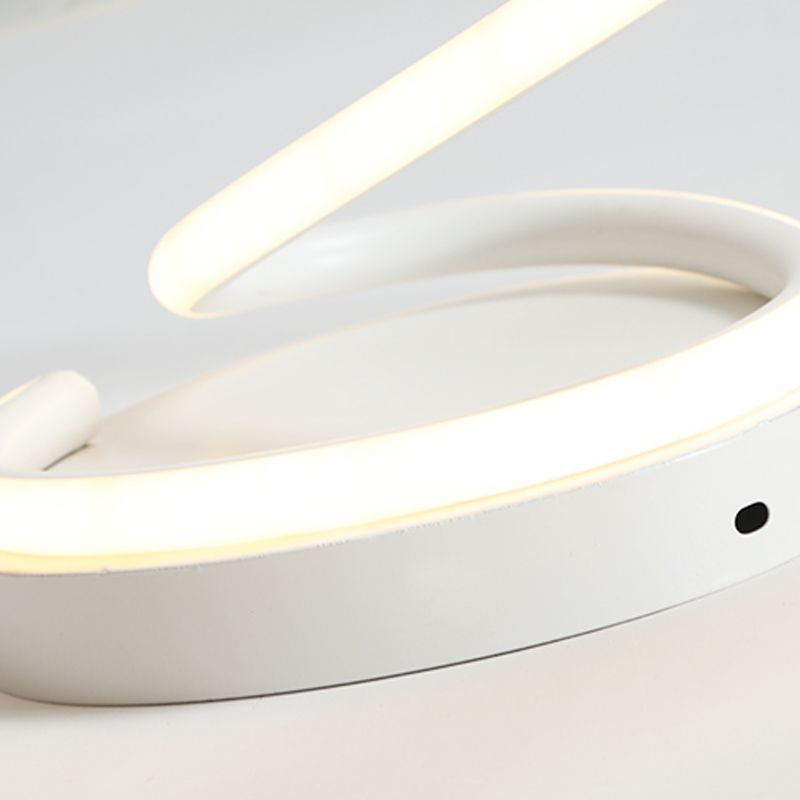 Minimalist Circular Ceiling Flush Mount Aluminum LED Bedroom Semi Flush Light