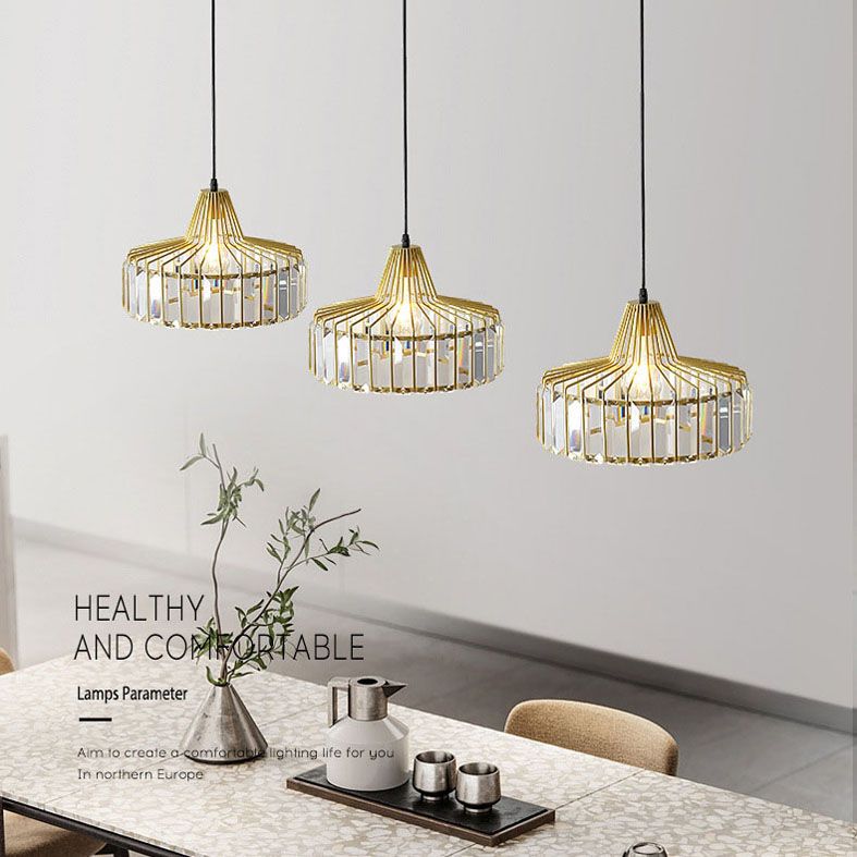 Lampe suspendue à pendentif de dôme créatif moderne lampe suspendue en fer forgé avec de l'ombre en cristal