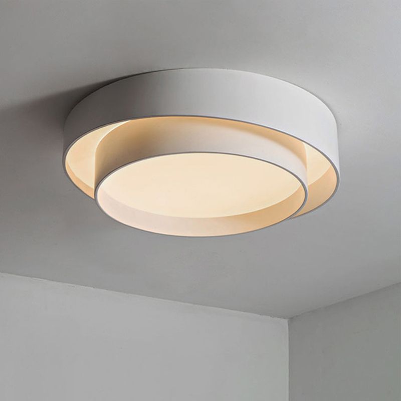 Style moderne White Led Flush Mount Light Fixture Geometrical Metal Flush Mount Light