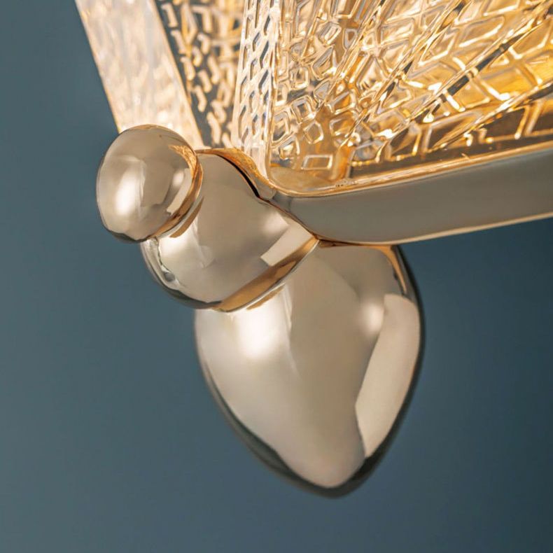 Luz colgante de mariposa dorada en estilo creativo moderno de hierro forjado que colgaba con sombra acrílica