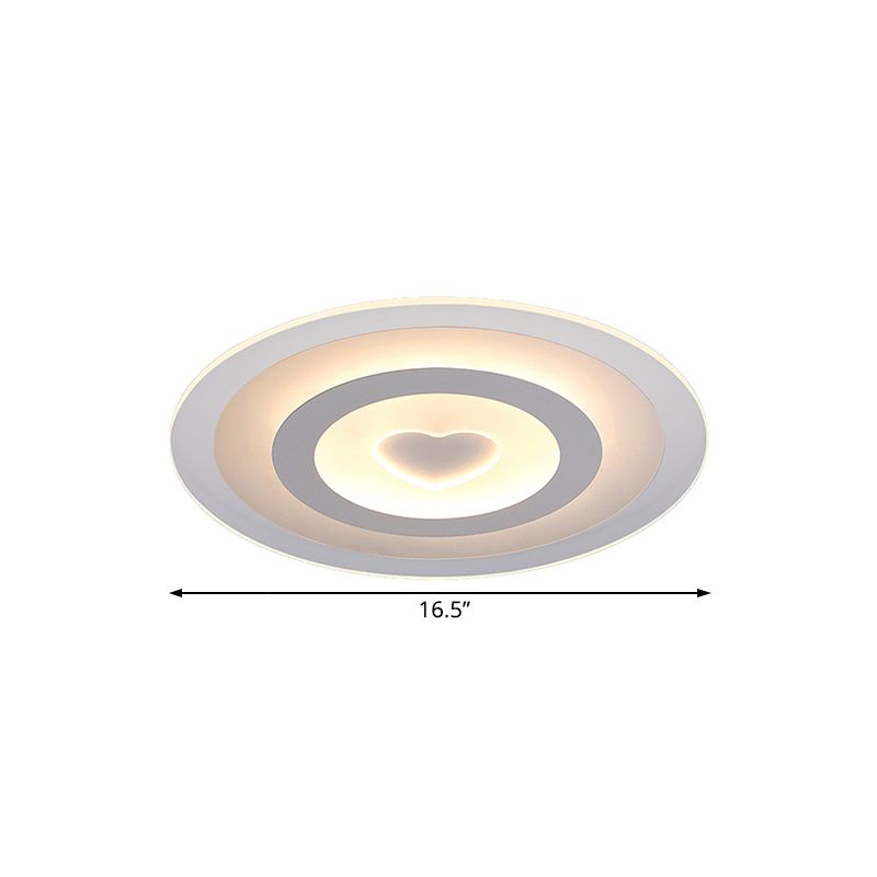 Moderne Ronde Acryl Flush Mount Light LED 8 "/16.5" /20.5 " Breed Spoelen Lamp met hart patroon in Warm/Wit Licht