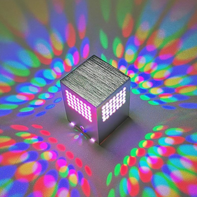 Cortes Circor Círculo Puro de pared Metal contemporánea Montaje de pared LED Iluminación en plata, azul/rojo/púrpura Luz