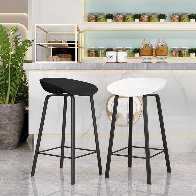 Nordic Design Bucket Low Back Stools for Home Plastic Counter Stool with Metal Legs