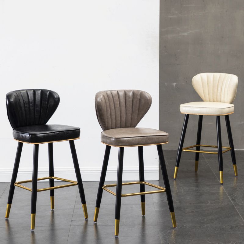 Sgabelli da bar sul retro in cuoio in pelle industriale con 4 gambe