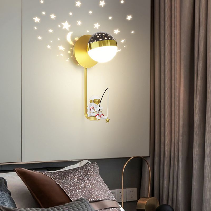 Modern Astronaut Wall Light Fixture Creative LED Wall Light Sconce for Bedroom