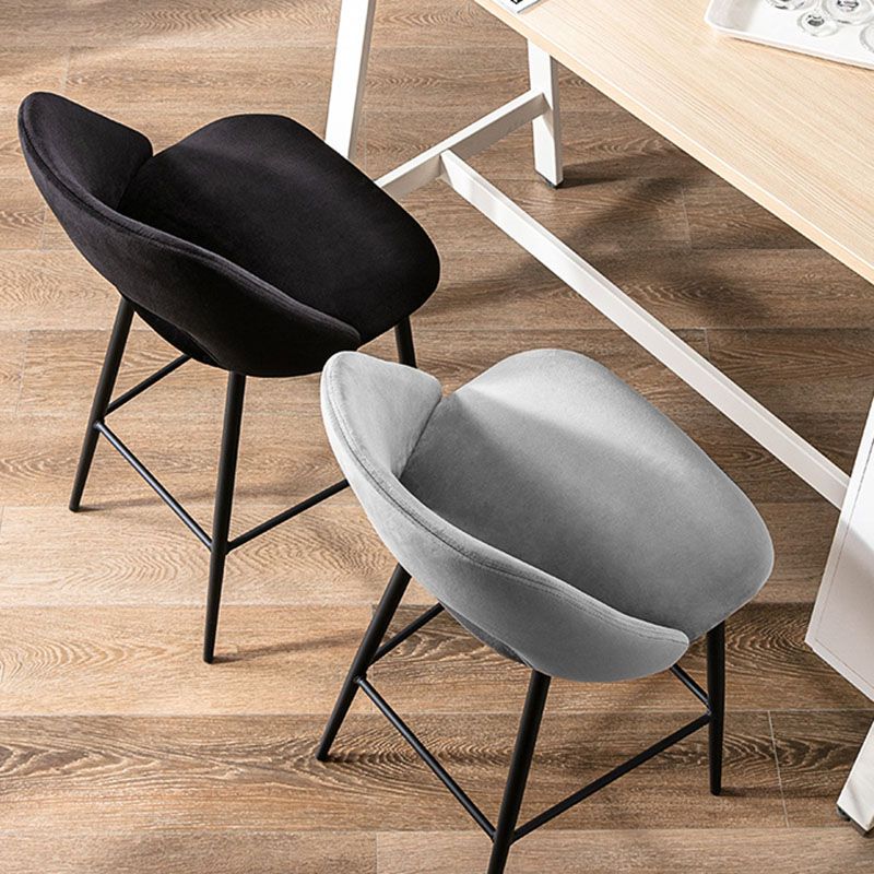 Taburete de bar tapizado de metal contemporáneo, taburete de bar Bristol con respaldo bajo para cocina