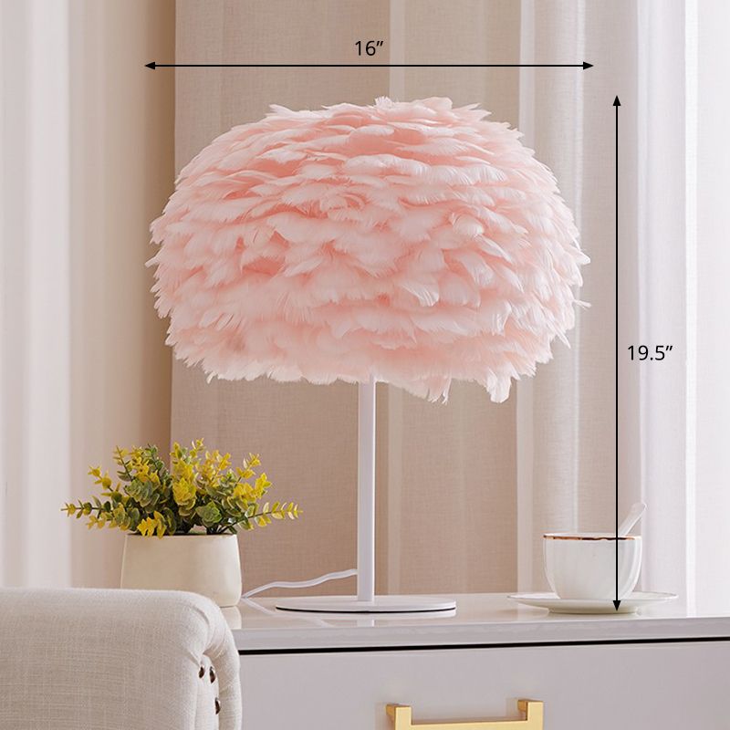 Nordic Stylish 1-Bulb Tischlampe Hemisphären-Nachttischlicht mit Federschatten