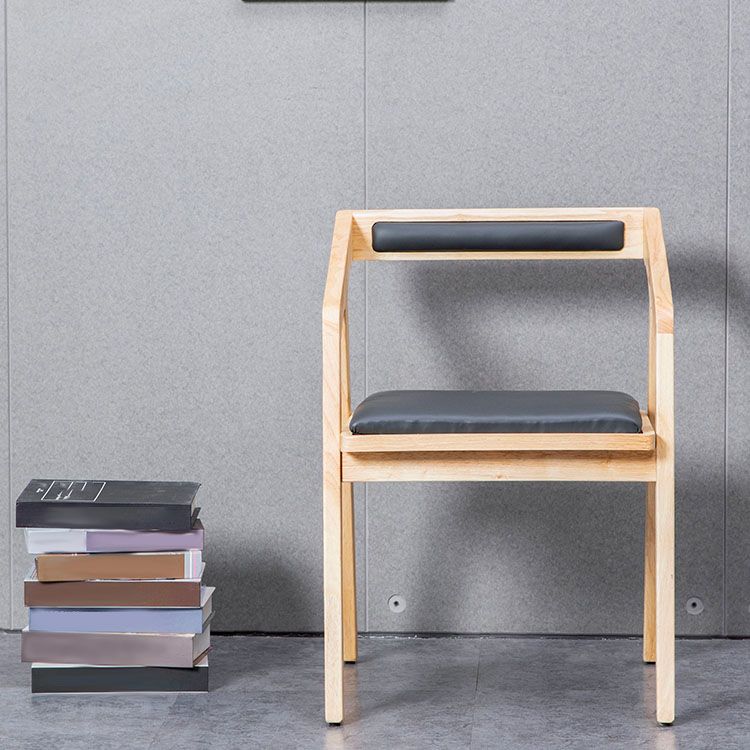 Silla de comedor tapizada con respaldo abierto moderno con acabado mate