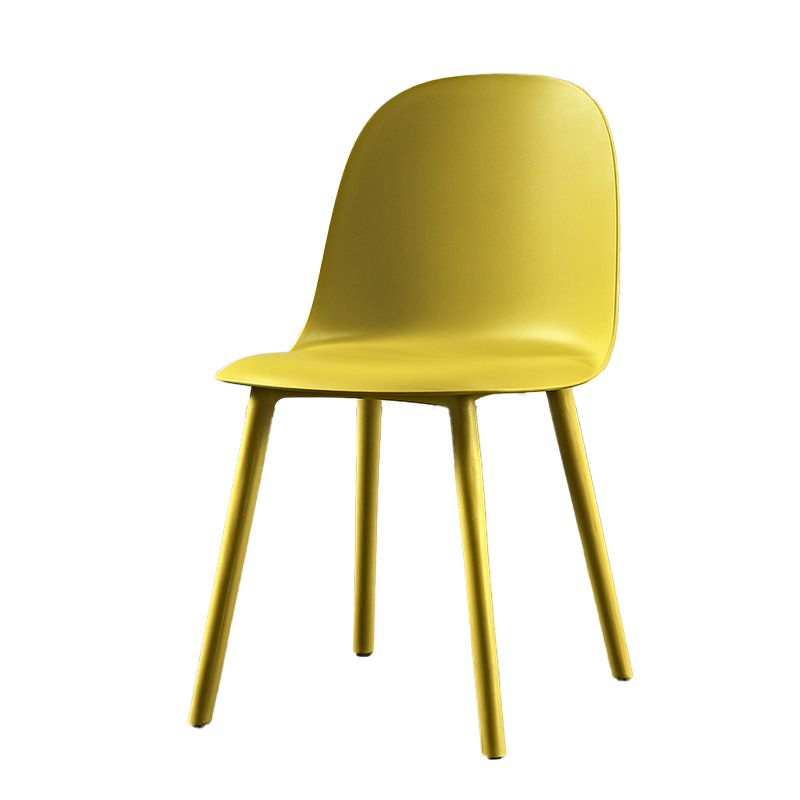 Chaise d'appoint de restaurant scandinave en plastique, finition mate, chaise de salle à manger Parsons (Ensemble de 4)