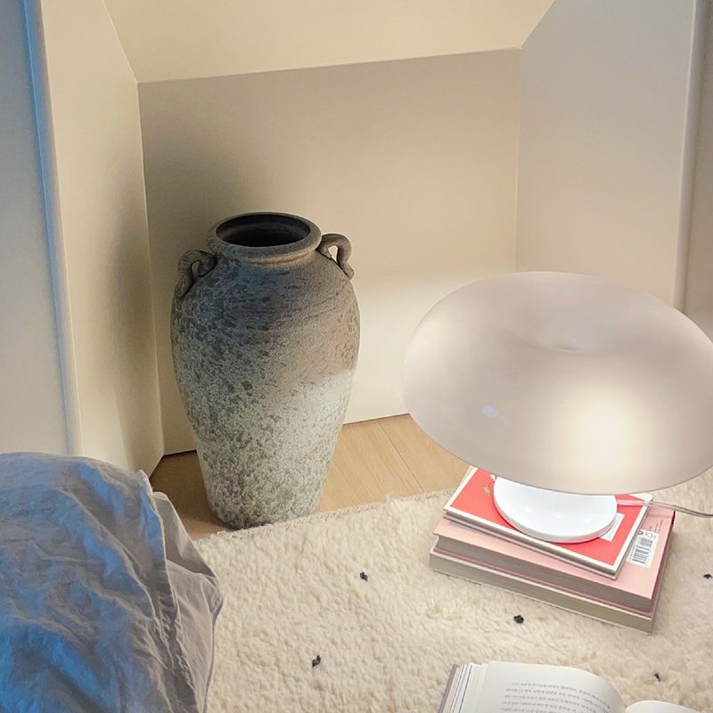 Lampada da tavolo colorata di macaron in stile nordico studia la scrivania della stanza per bambini