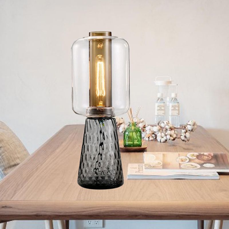 Lampada da tavolo trapezoidale per camera da letto, grigio fumo chiaro/cognac, in vetro acqua, a 1 luce, postmoderna, con paralume cilindrico