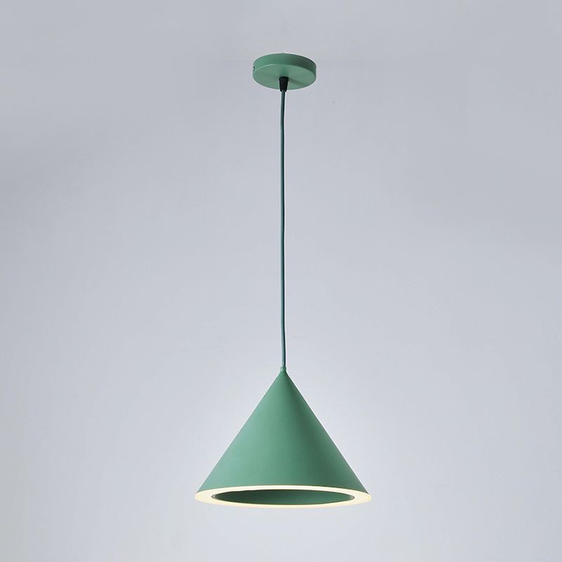 Moderner Stil Anhänger Lichtkegelform Metall 3 Lichter Suspendierung Anhänger