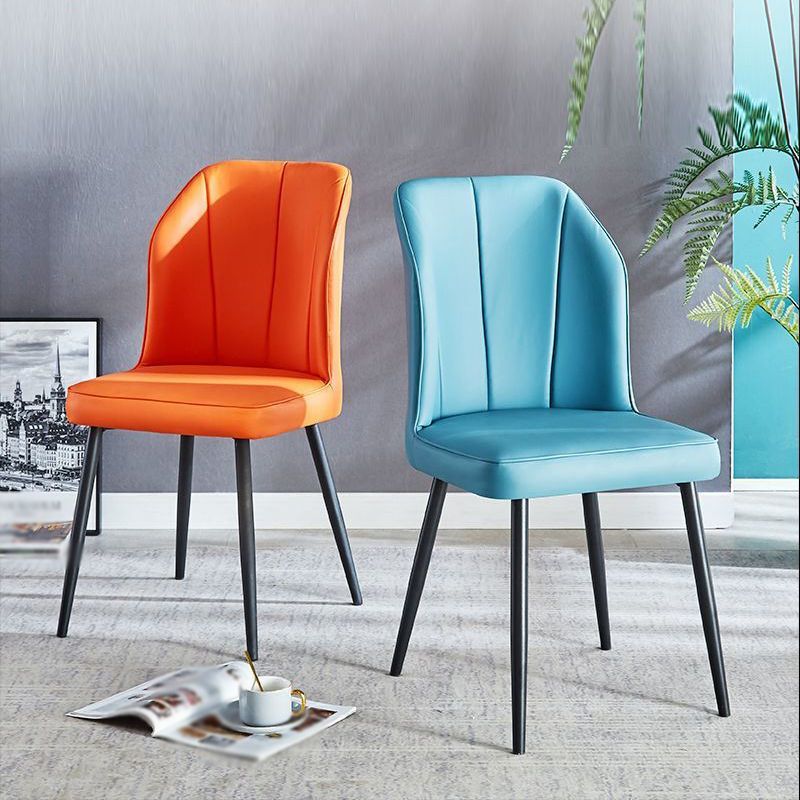 Silla contemporánea del comedor del metal Silla sin brazos Wingback para el uso del restaurante