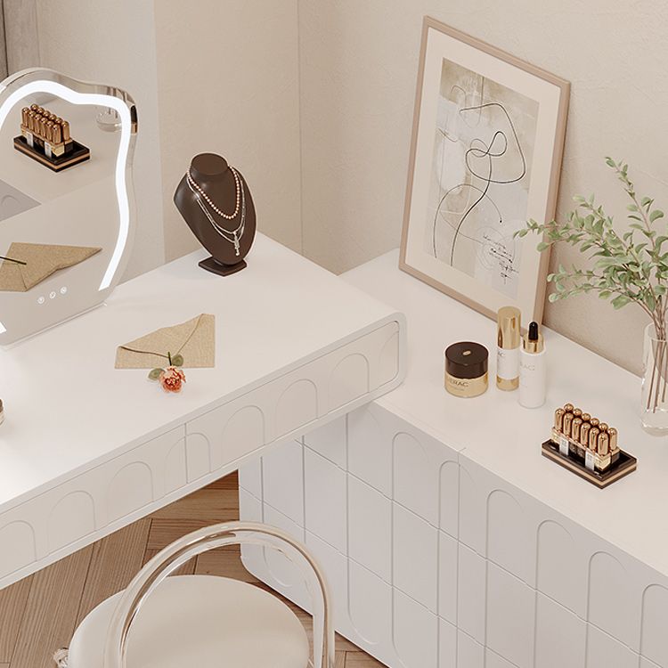 Lighted Mirror Makeup Vanity Desk in Wood Vanity Dressing Table Set for Bedroom