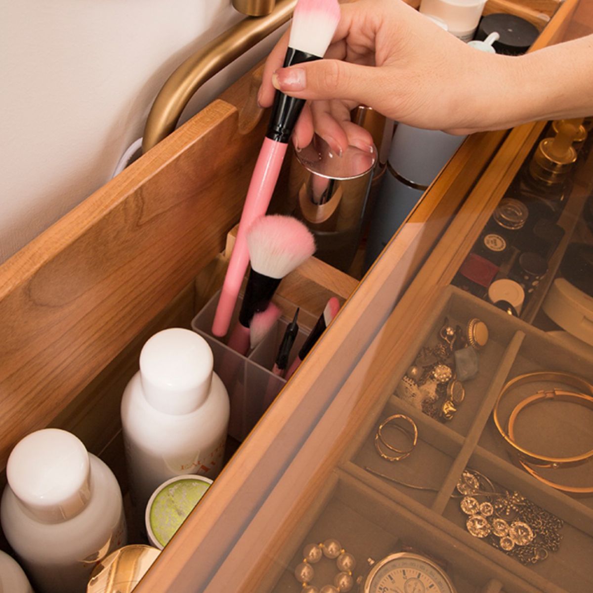 Wood and Glass Makeup Vanity Set With Mirror Standing Vanity Table