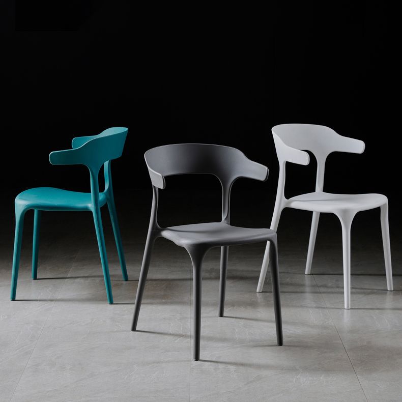 Sillas de comedor de plástico sin brazos, sillas auxiliares de comedor apilables escandinavas (juego de 4)