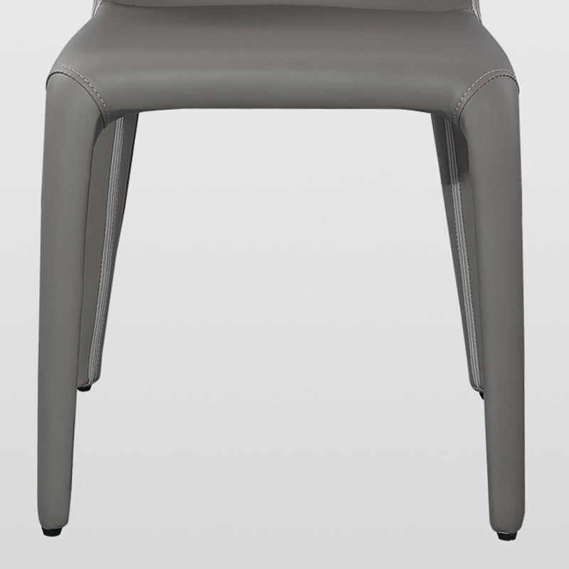 Chaise de bras de style de style ouule en cuir finition mate à manger simple