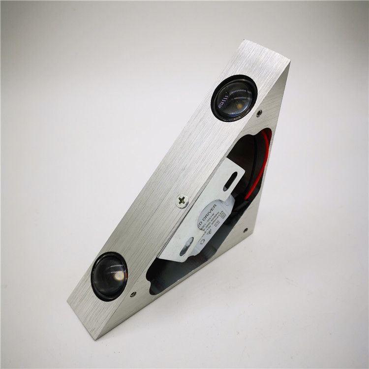 Sliver Brossé lampe murale triangulaire en aluminium Brossé 3 Lights Corridor Corridor Asle LED MUR LEUL