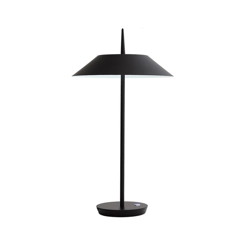 Table à cône Light Style Contemporain Metal LED Black / White / Gold Table Lampe pour le salon