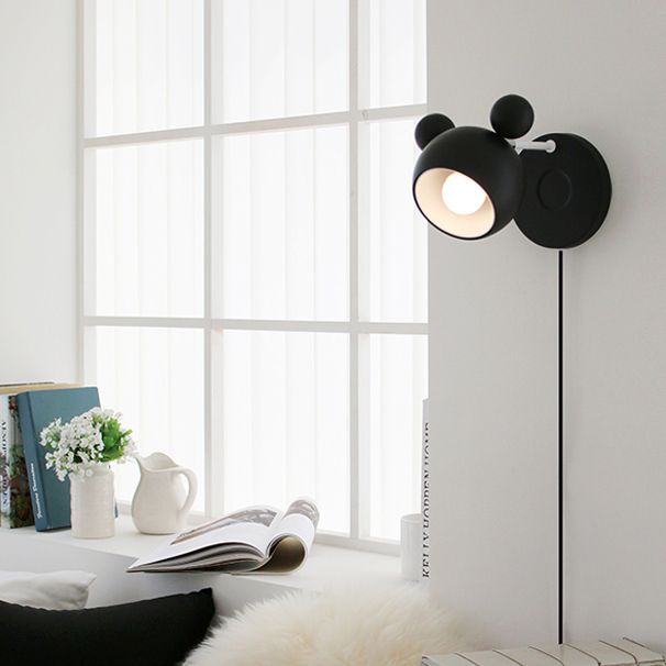 Modern Style Circle Wall Mounted Lamp Metal 1 Light Wall Sconce Lighting for Bedroom