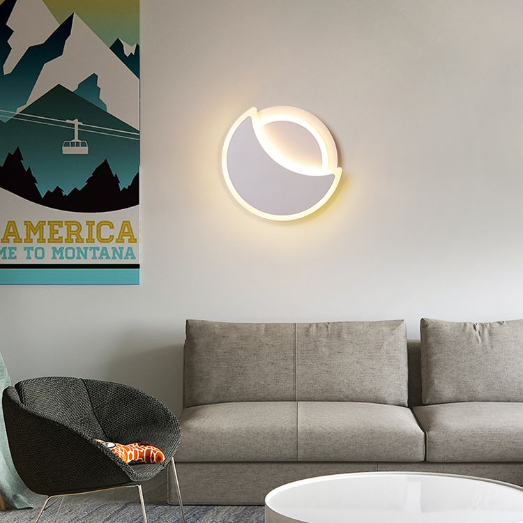 Contemporary Simple Wall Sconce Creative Moon Shape Wall Lamp for Porch Living Room