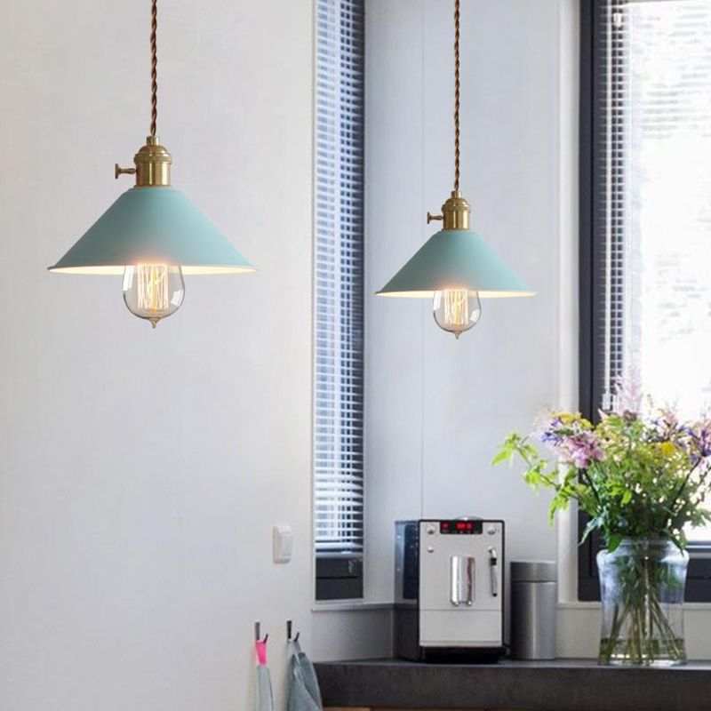 Cône Cone Hanging Lighting Modern Style Metal 1-Light suspendu lampe pour chambre à coucher