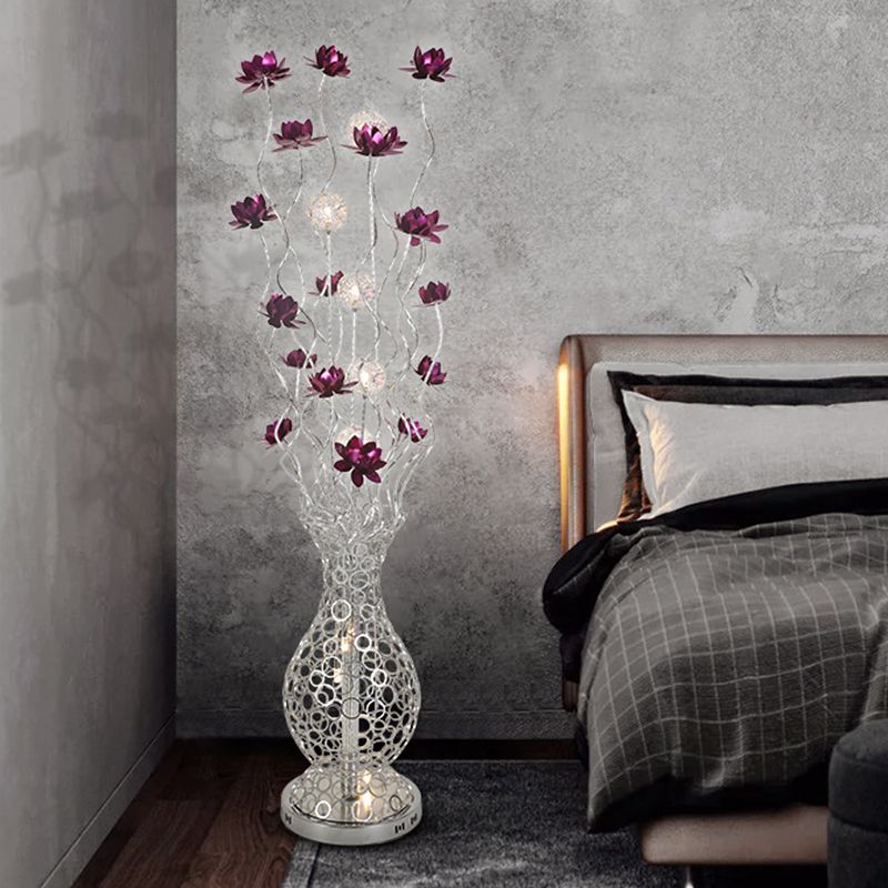 Vaasvorm aluminium opstaan licht decoratieve led -slaapkamer leesvloer lamp met bloesem en balontwerp in rood/paars