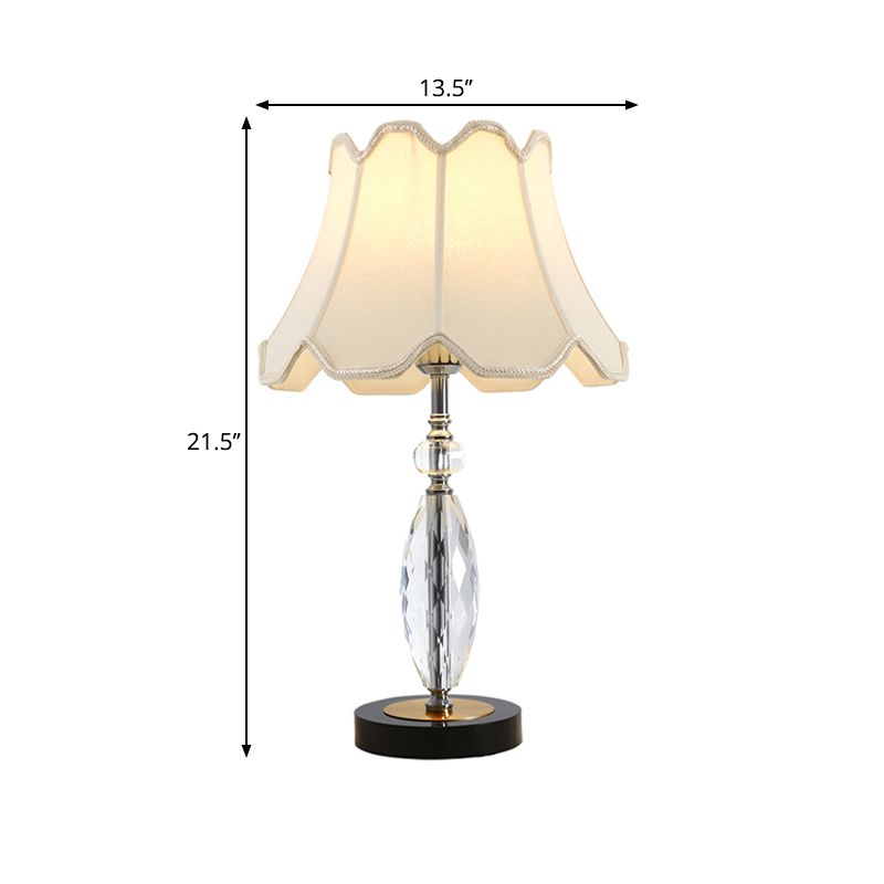 Enkele lamp nachtkastje verlichting met wijd uitlopende schaduw stof traditionele woonkamer kristallen tafel licht in wit