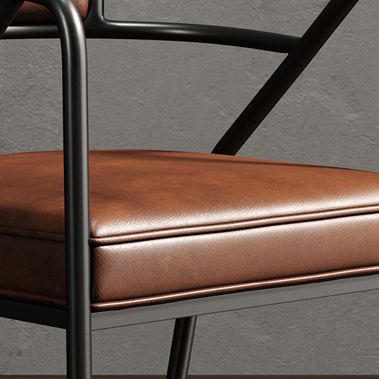 Silla de comedor industrial tapizada con respaldo abierto y acabado mate (juego de 4)