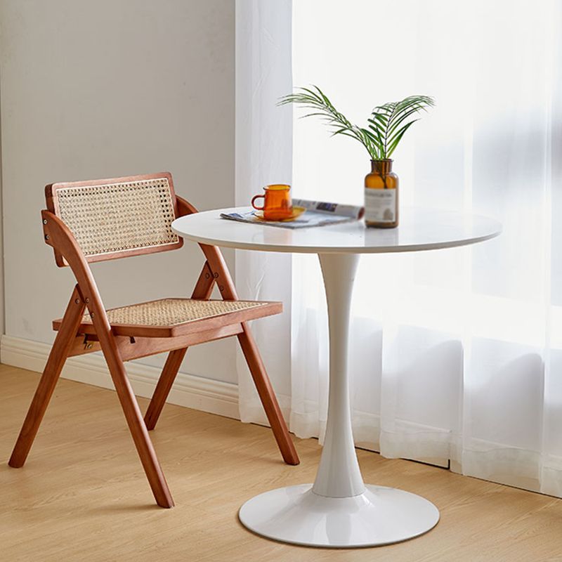 Eenvoudige stijl huis vaste houten eettafel ronde vormtafel met tulpbasis
