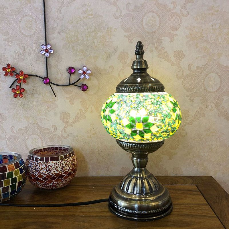 Single-Bulb Nightstand Light Retro Spherical Stained Glass Table Lamp for Bedroom
