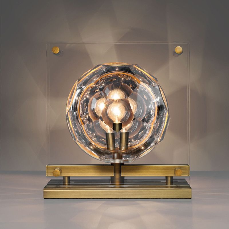 1 table de chevet de tête Lumière de bureau en or moderne avec ombre en cristal de coupe à main ovale