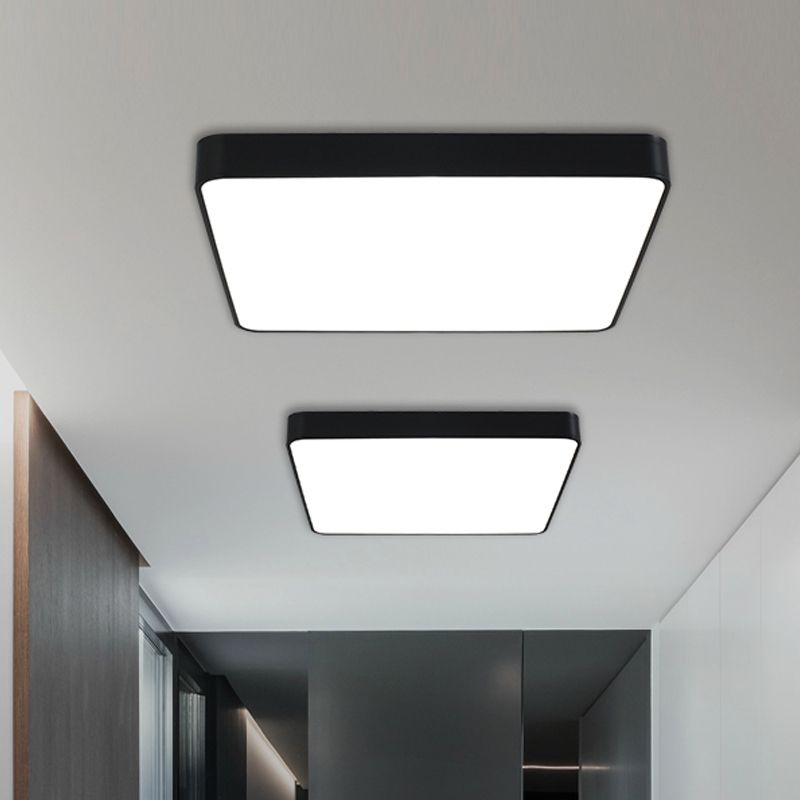 Schwarze, quadratische Deckenleuchte, schlichte LED-Deckenleuchte aus Aluminium