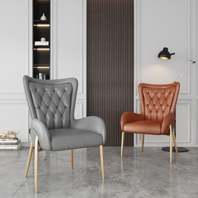 El comedor del metal de Glam preside la silla tapizada del brazo lateral para el uso en el hogar