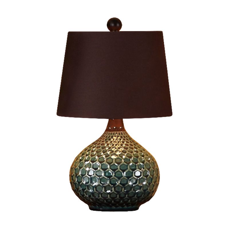 Lampada da notte in tessuto a tamburo affusolato Lampada da tavolo da soggiorno retrò a 1 luce in bianco/caffè con base in ceramica a cipolla